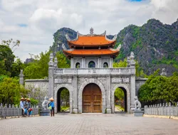 Full-Day Guided Tour of Hoa Lu & Tam Coc from Hanoi with Lunch